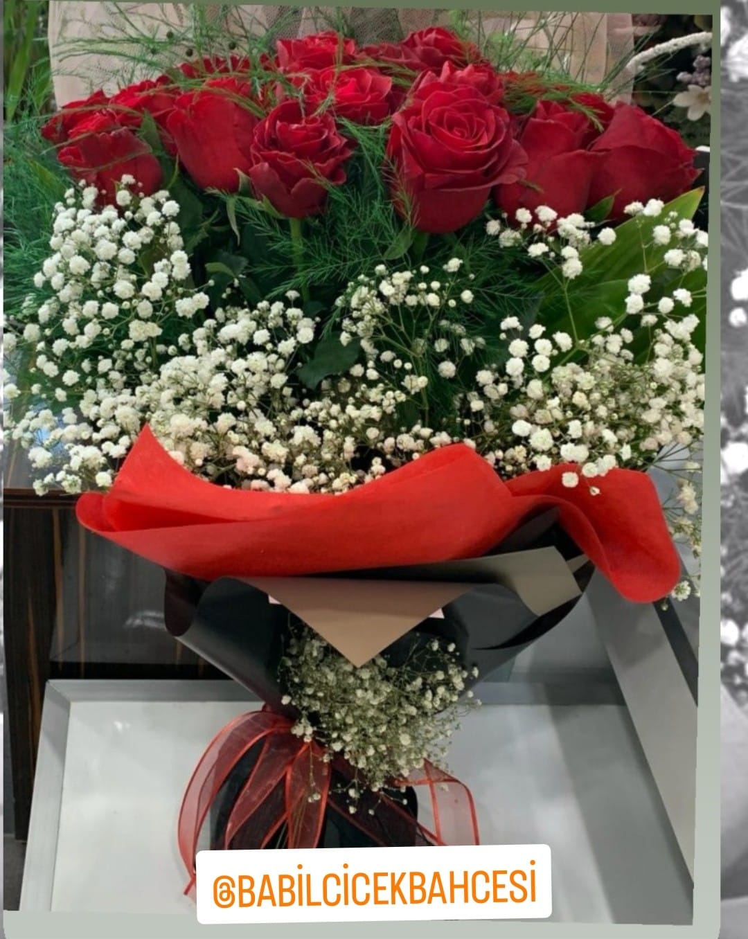Kırmızı Gül Buketi Kırmızı Siyah